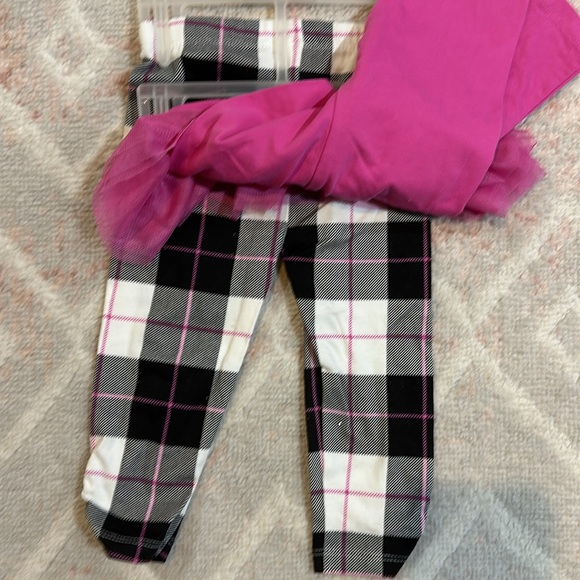 5/$25 Set of legging pants - Picture 4 of 6